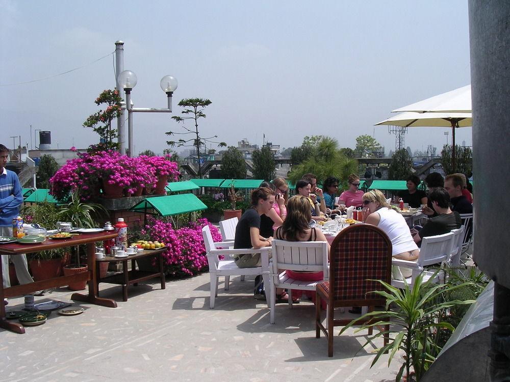 Hotel Excelsior Катманду Екстер'єр фото