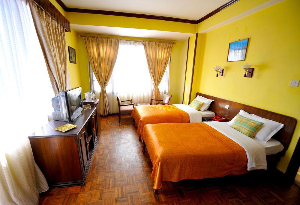Hotel Excelsior Катманду Екстер'єр фото