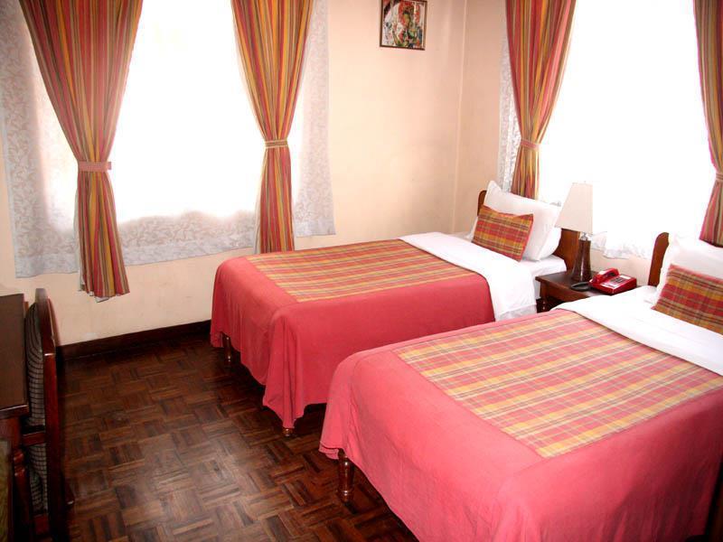 Hotel Excelsior Катманду Екстер'єр фото