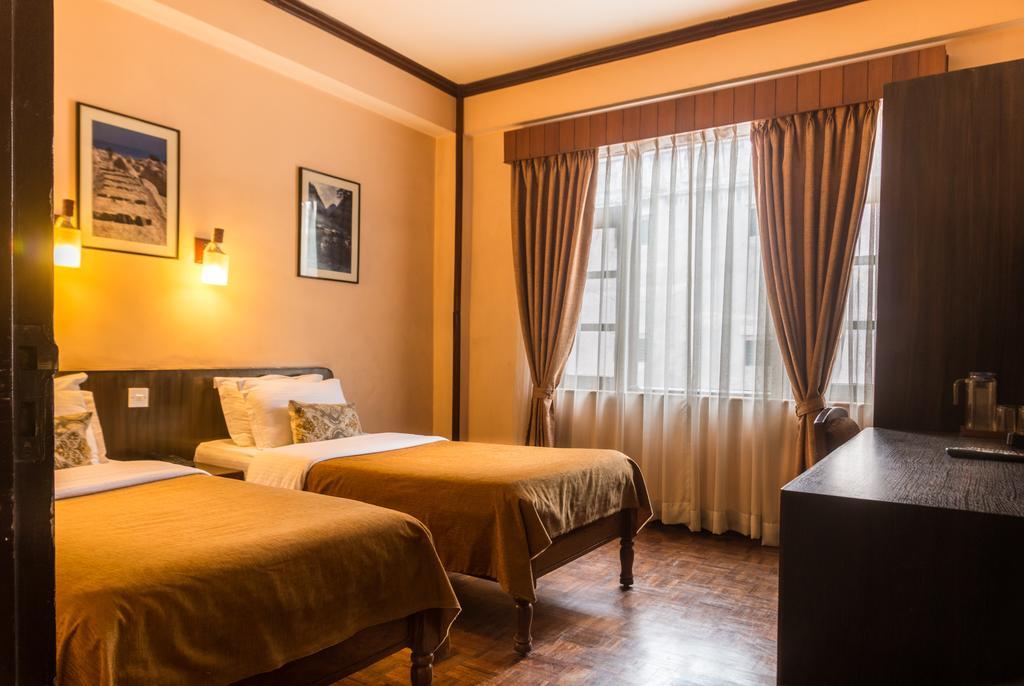 Hotel Excelsior Катманду Екстер'єр фото