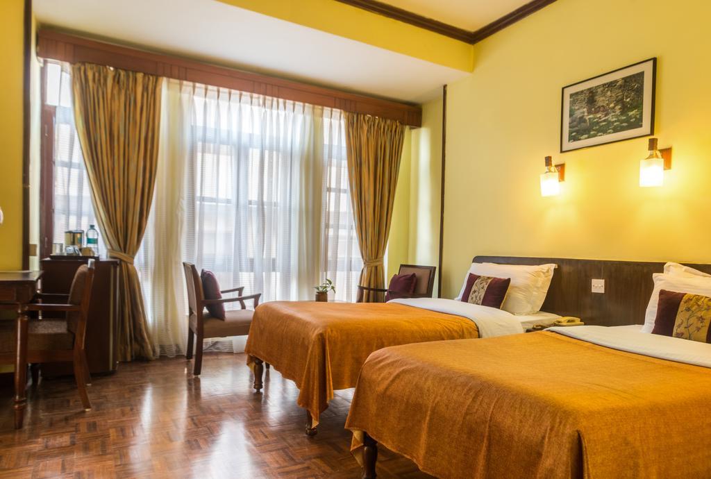 Hotel Excelsior Катманду Екстер'єр фото