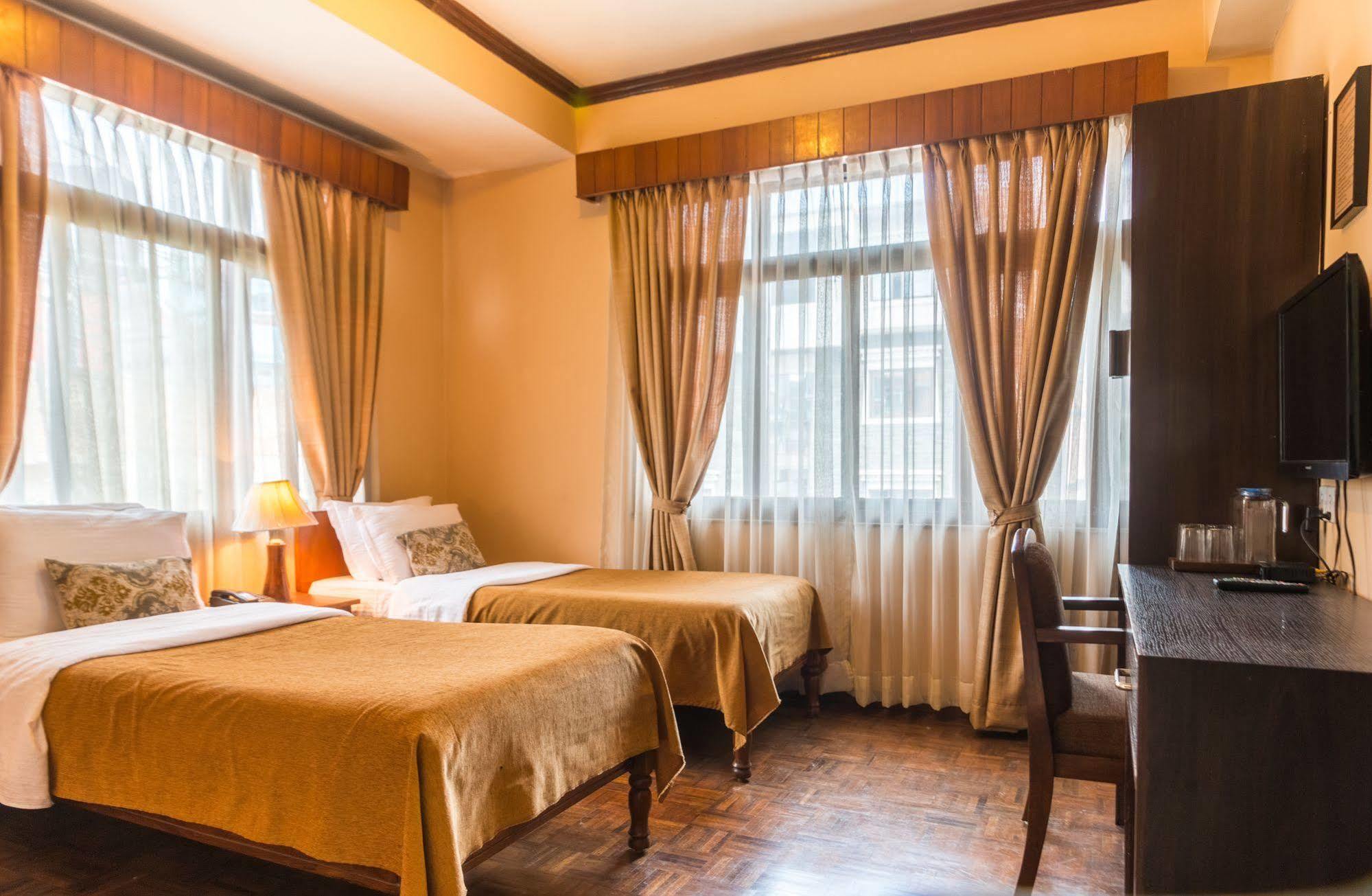 Hotel Excelsior Катманду Екстер'єр фото