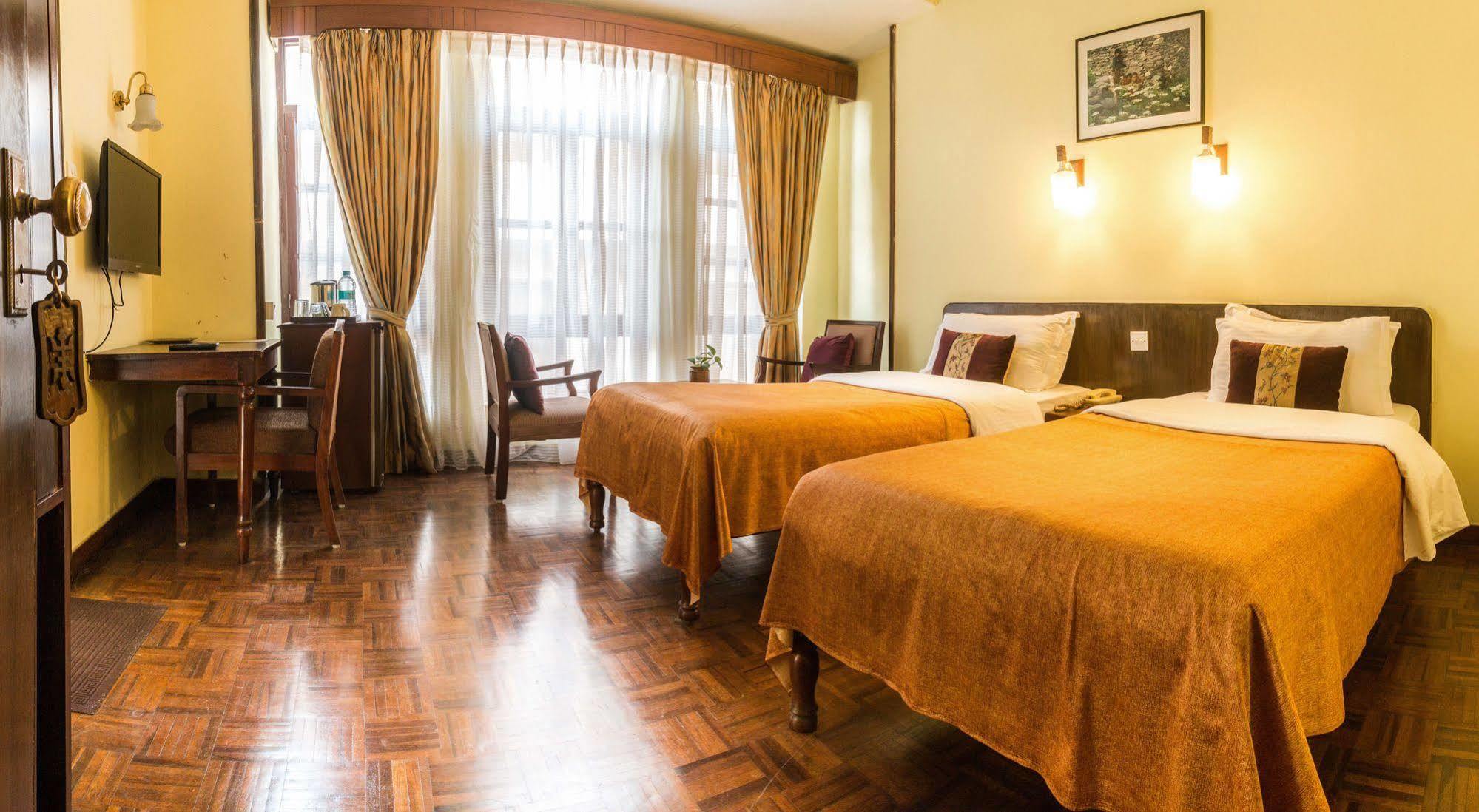 Hotel Excelsior Катманду Екстер'єр фото