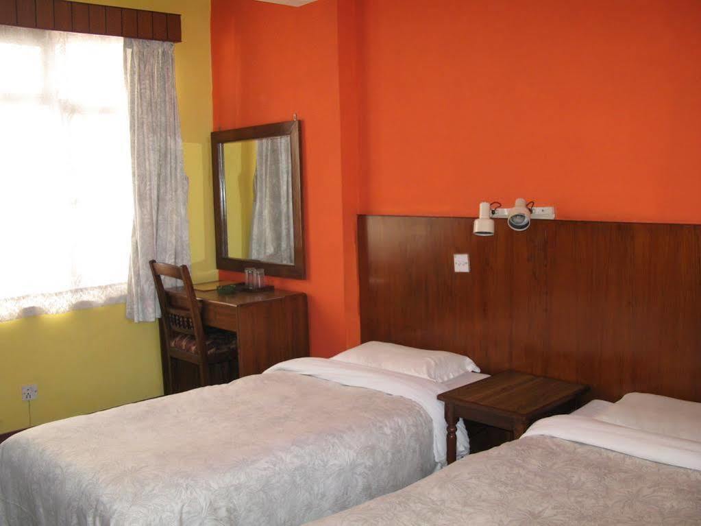 Hotel Excelsior Катманду Екстер'єр фото