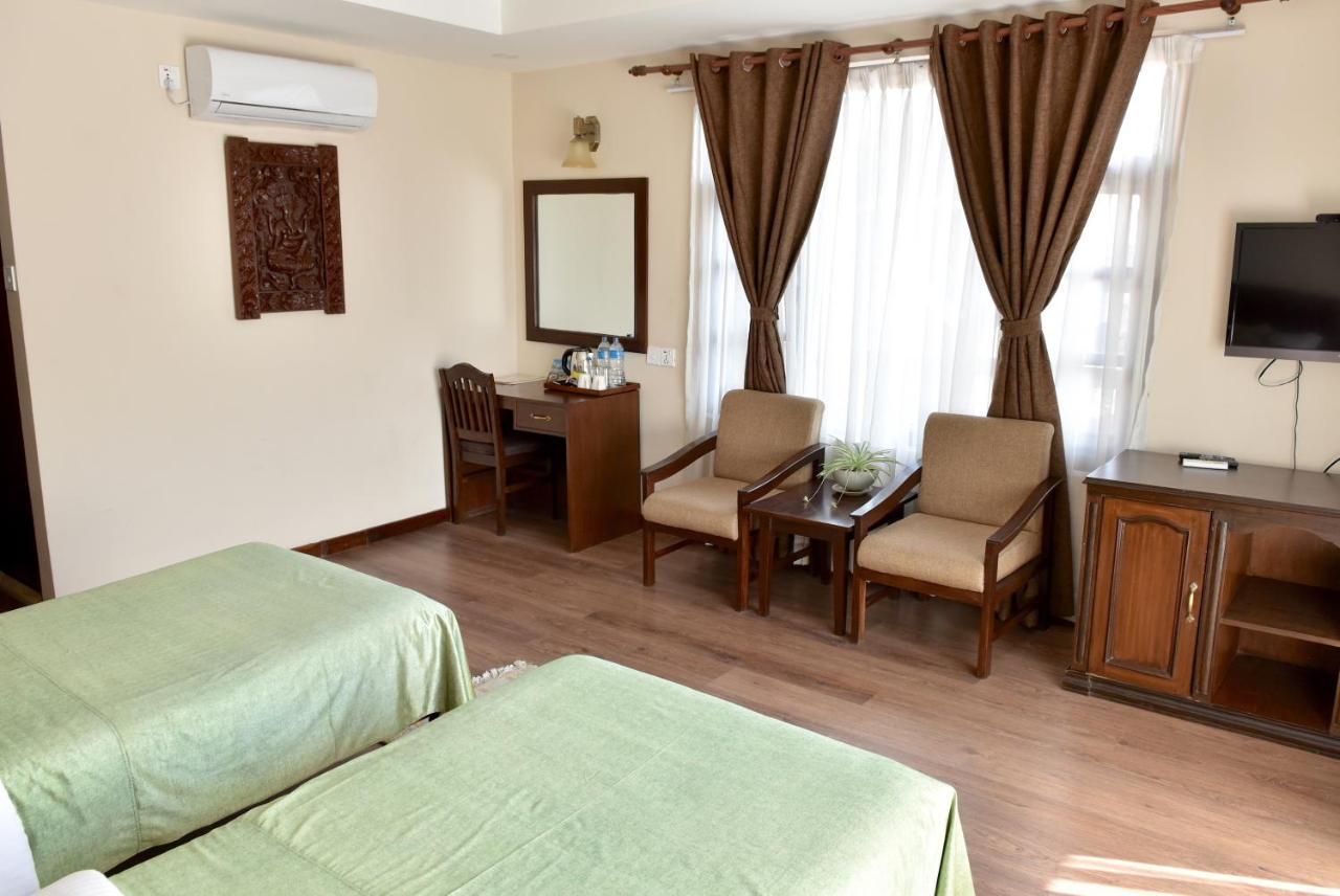Hotel Excelsior Катманду Екстер'єр фото