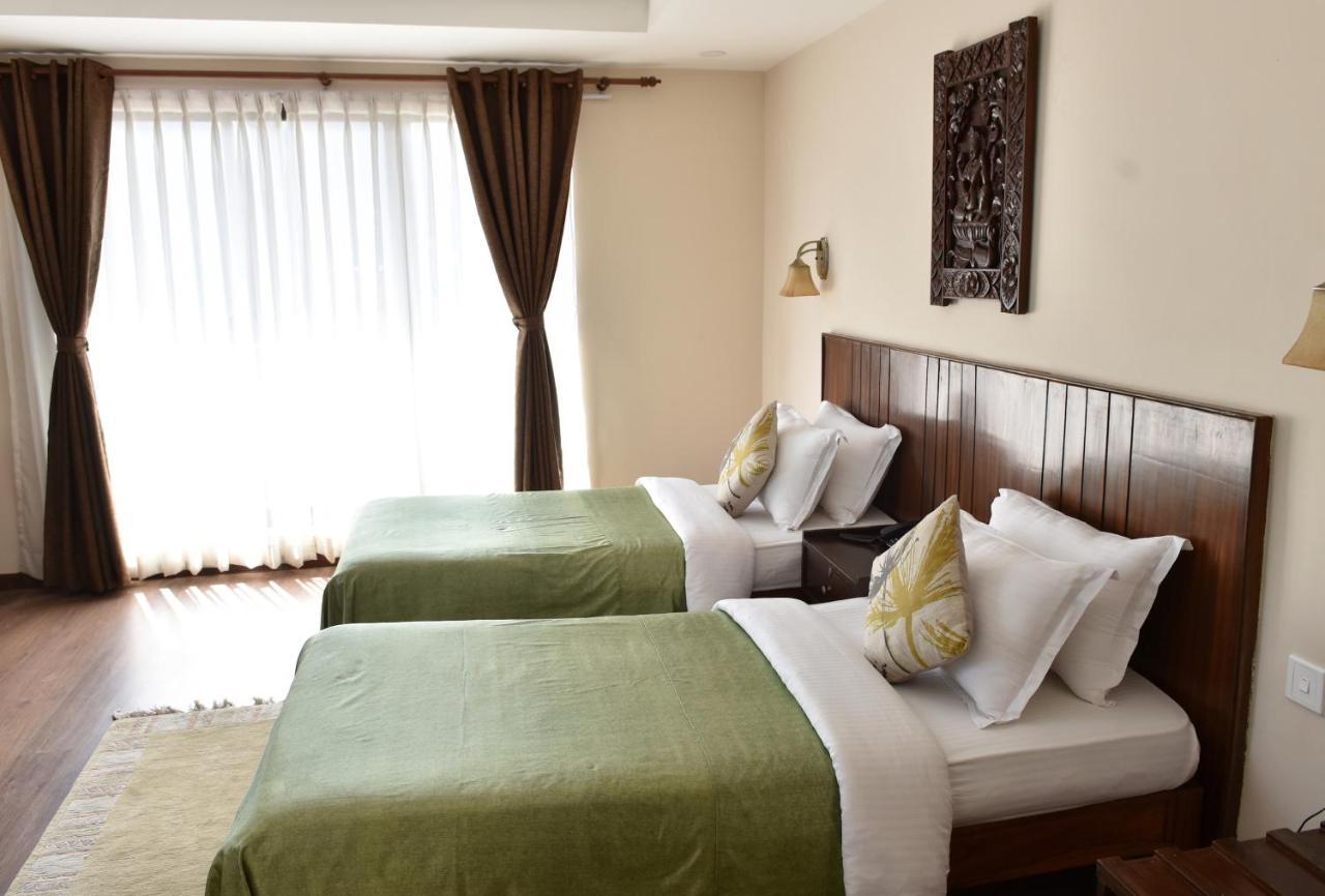 Hotel Excelsior Катманду Екстер'єр фото