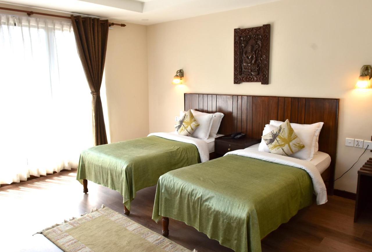 Hotel Excelsior Катманду Екстер'єр фото